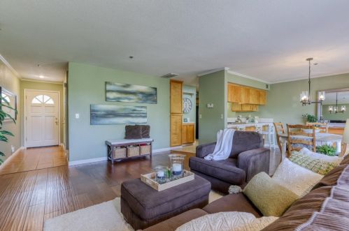 292 Hoffman Ave, Auburn, CA 95603-4212