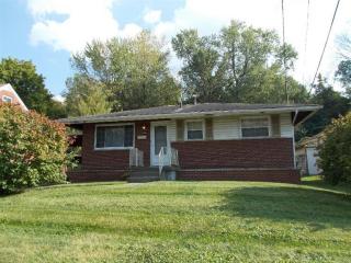 8945 Eldora Dr, Cincinnati, OH 45236-1217