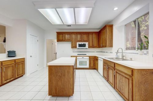 6516 Clairmont Dr, Austin TX  78749-3429 exterior