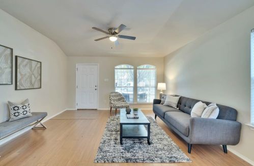 2100 Boyds Way, Austin TX  78748-3775 exterior
