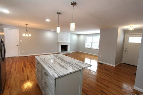 41 Mcgrath Rd, Wapping CT  06074-1116 exterior