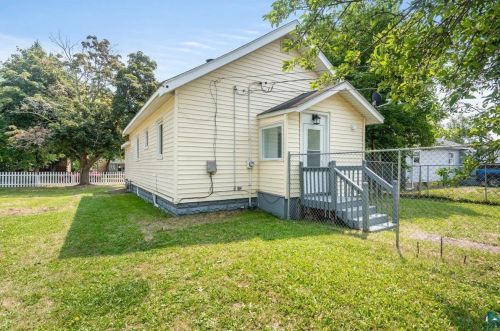 9 67th Ave, Duluth, MN 55807-2226