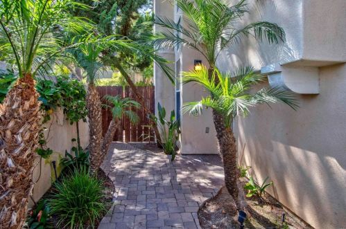 12980 Caminito Angelico, San Diego, CA 92130-2495