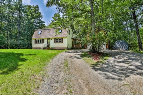 37 Meadow Ln, Auburn, NH 03032-3948