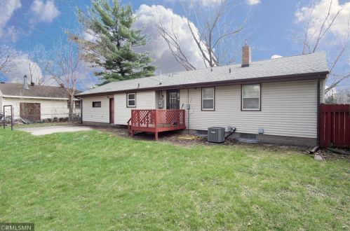 201 County Road F, Saint Paul MN  55127-6106 exterior