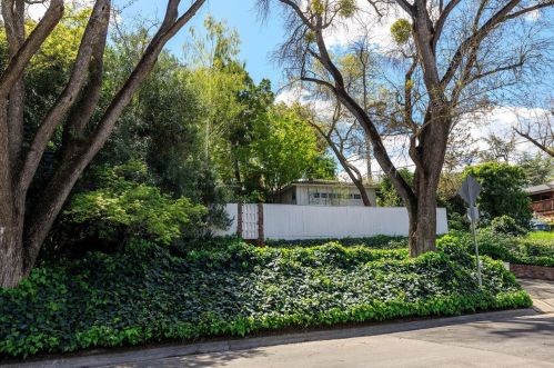 1206 Edgebrook Dr, Modesto, CA 95354-1535
