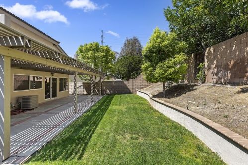 7325 Calle Granada, Anaheim CA  92808-1033 exterior