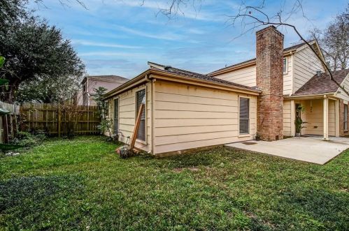 807 Chateau Pl, Richmond TX  77469-5105 exterior