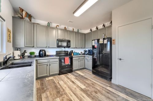 19312 58 Pl, Denver CO 80019-2027 exterior