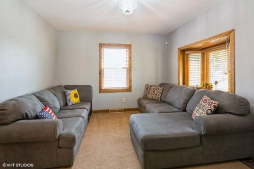 2945 Gibson Pl, Hammond, IN 46323-1111