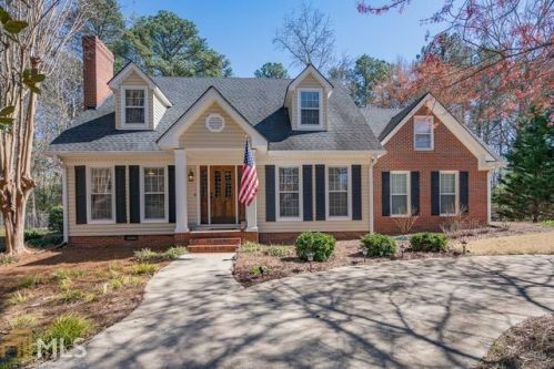 1210 Fernwood Dr, Bogart, GA 30622-4200