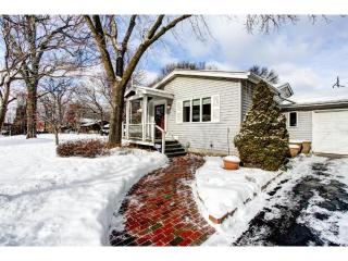 637 Schifsky Rd, Saint Paul, MN 55126-2061