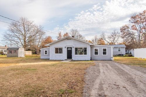 13 Rosedale St, Killingly, CT 06239-1731