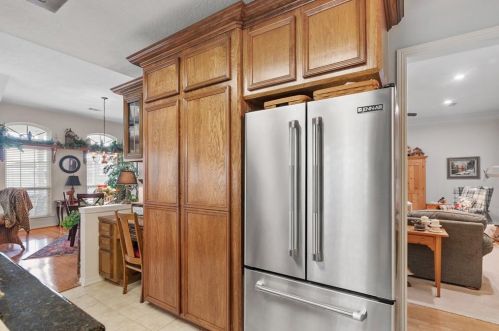 9796 Shr Dr, Conroe TX  77318-6652 exterior