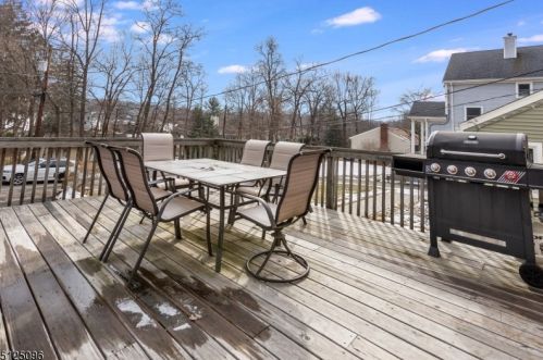 15 Cypress Dr, Parsippany, NJ 07834-1709