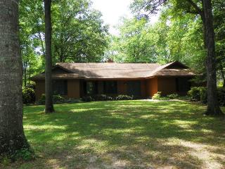 307 Beaver Run Dr, Dublin, GA 31021-3865