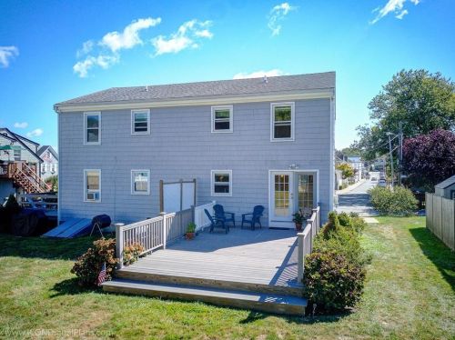 119 Houston Ave, Middletown, RI 02840-3951