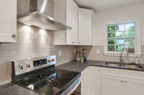 355 Laquita Dr, Atlanta GA  30315-6610 exterior