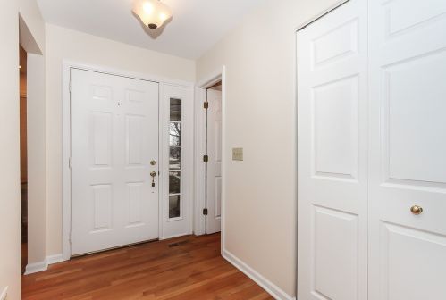 878 Auburn Woods Dr, Palatine, IL 60067-8662