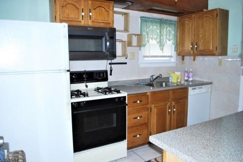 172 Hillside Ter, Irvington, NJ 07111-1514