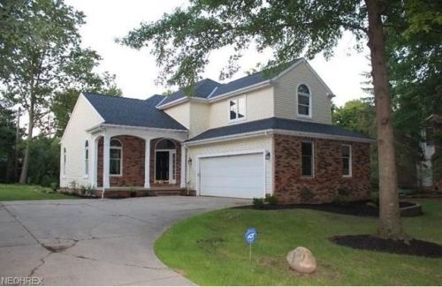345 Pioneer Trl, Aurora OH  44202-7924 exterior