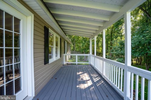 14676 Alps Dr, Woodbridge VA  22193-3322 exterior