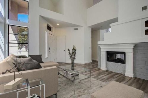 5042 Felicia Way, Elk Grove, CA 95758-4161