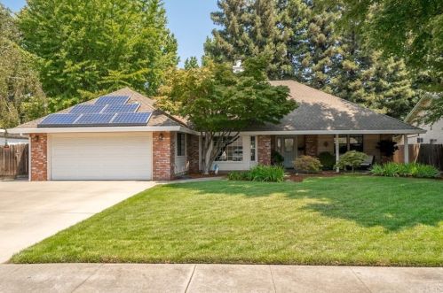 2292 River Bend Ln, Chico, CA 95926-5103