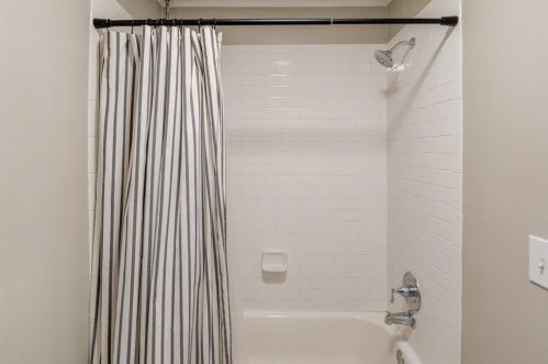 1000 Camden Ct, Atlanta GA  30327-4276 exterior
