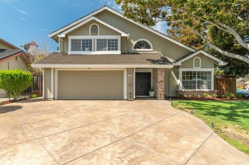 815 Salt Lake Dr, San Jose, CA 95133-2916