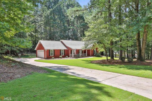 29 Seven Pines Dr, Newnan, GA 30265-1397