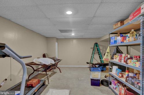 202 Suncrest Rd, Lancaster PA  17601-4835 exterior