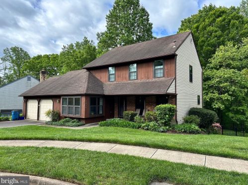 7436 Silver Pine Dr, Springfield VA  22153-1820 exterior