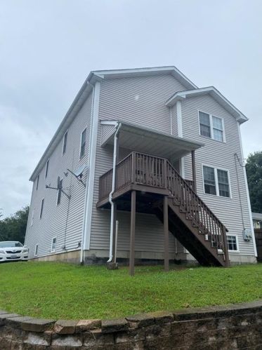 3 Riverdale St, Providence, RI 02909-5020