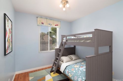 34 Del Ventura, Irvine CA  92606-8857 exterior