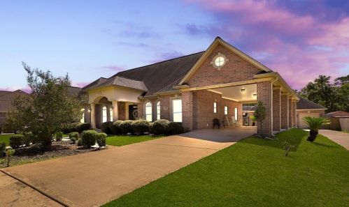 1021 Country Club Dr, Morgans Point, TX 77571-7111