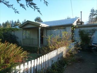 4035 Noah Ave, Mckinleyville, CA 95519-9409