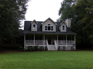 1061 Twin Pines Cir, Reynolds Plantation, GA 30642-2839