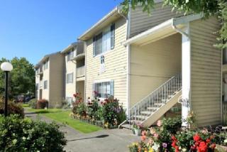 1202 Pearl St, Tacoma WA  98406-7900 exterior