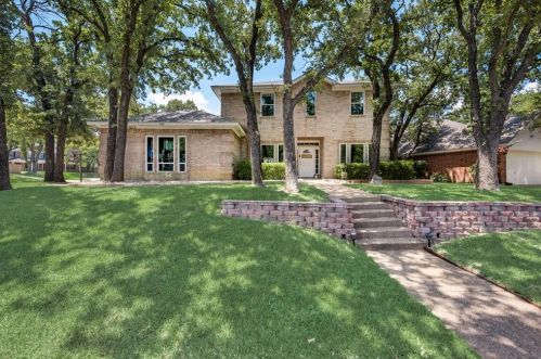 6856 Rolling Ridge Dr, Fort Worth, TX 76182-7018