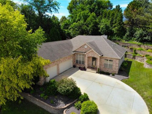 1270 Woodridge Ct, Decatur, IL 62526-1390