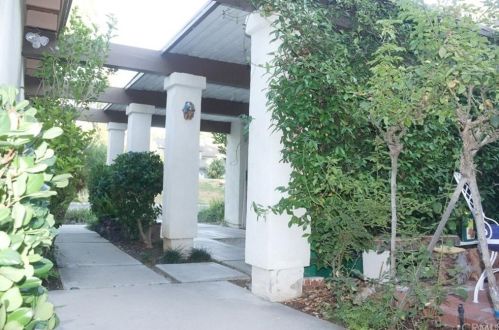 24 Redwood Tree Ln, Irvine CA  92612-2226 exterior