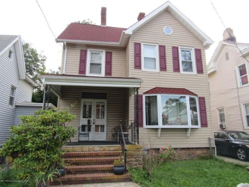 8 Conover St, East Freehold NJ  07728-2308 exterior