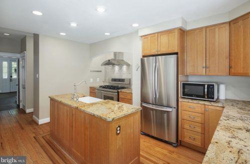 409 Warwick Rd, Tavistock NJ 08033-3829 exterior