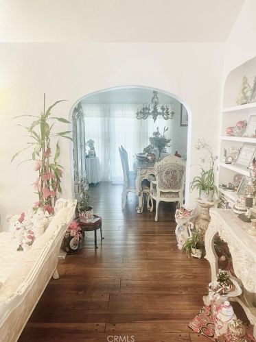 556 Ivy St, Glendale CA  91204-1122 exterior