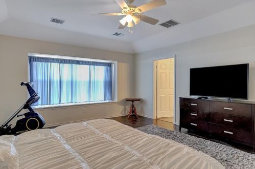 1336 Riley Dr, Carrollton TX 75007-1140 exterior