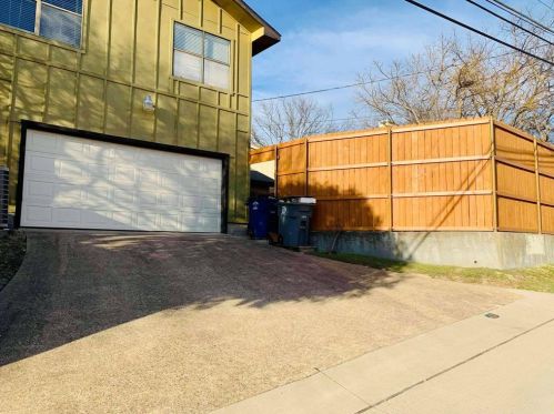 10212 Chesterton Dr, Dallas TX  75238-2248 exterior