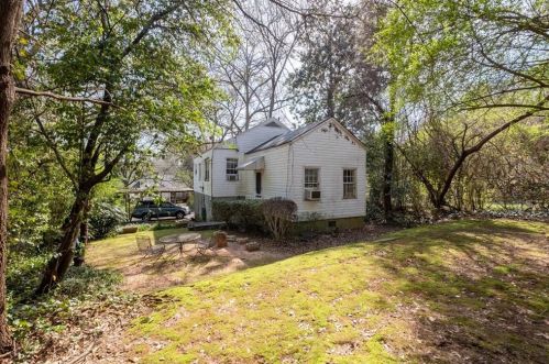 1384 Emory Rd, Atlanta GA  30306-2406 exterior