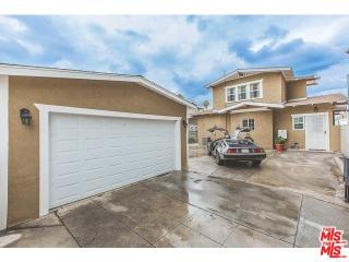 1854 Canyon Dr, Los Angeles, CA 90028-5608