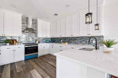 328 Marble Creek Dr, Fort Worth TX  76131 exterior